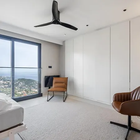 Vila House Of Cork And Ivy - By Wehost