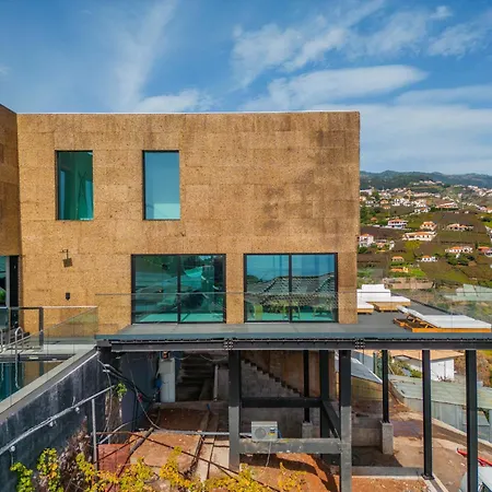 Villa House Of Cork And Ivy - By Wehost