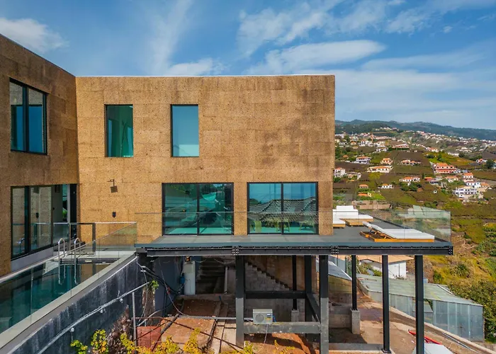 Villa House Of Cork And Ivy - By Wehost