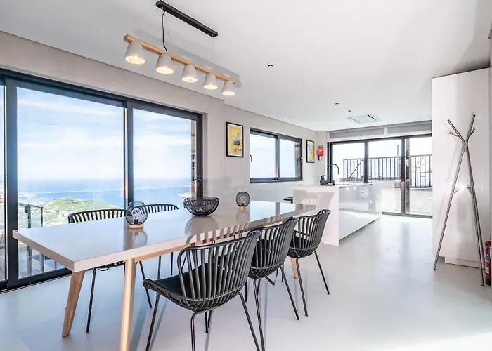 House Of Cork And Ivy - By Wehost Villa