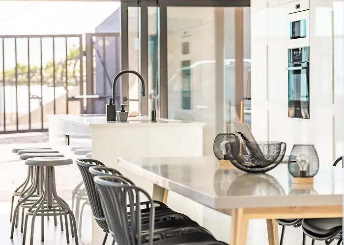 House Of Cork And Ivy - By Wehost Villa *