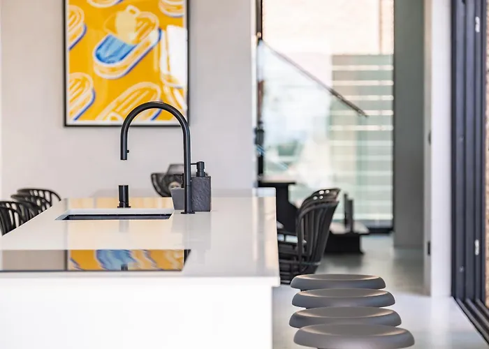 House Of Cork And Ivy - By Wehost Вилла *